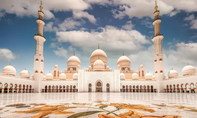 abu dhabi grand mosque on Abu Dhabi city tour